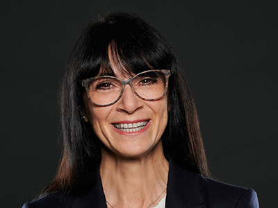 Elke Romandi, Legal